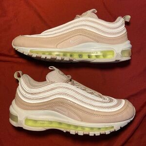 Women’s 8.5 air max ‘97